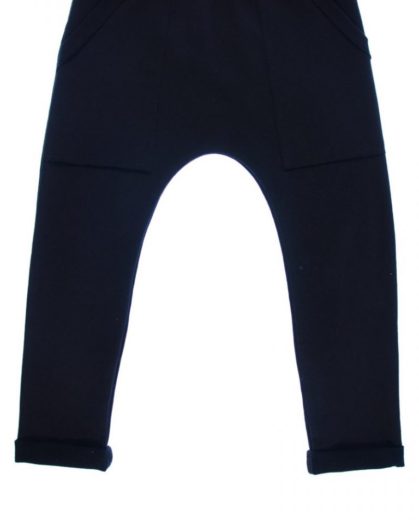 Tepláky s nízkým sedem